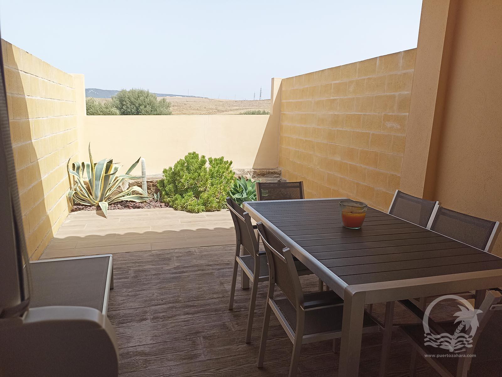 Vivienda dúplex de 2 dormitorios, 1 baño y 1 aseo en la urbanización Jarales Golf en Atlanterra